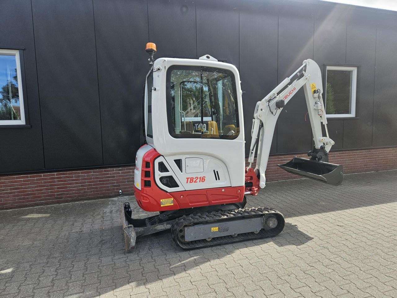 Takeuchi TB216 – slechts 250 uur
