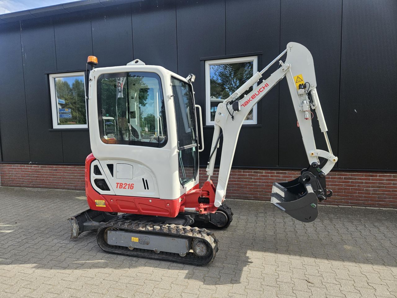 Takeuchi TB216 – slechts 250 uur