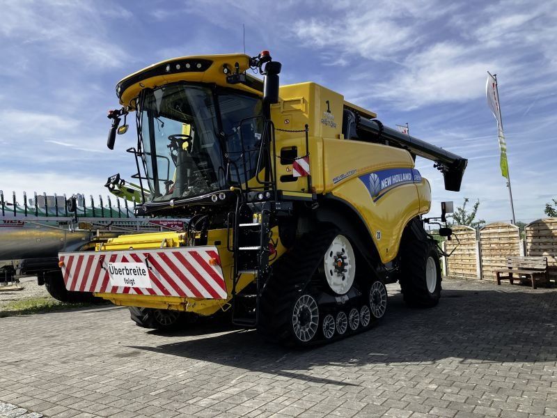 New Holland CR 8.90
