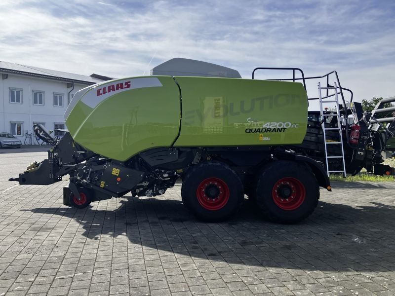 Claas QUADRANT 4200 FC