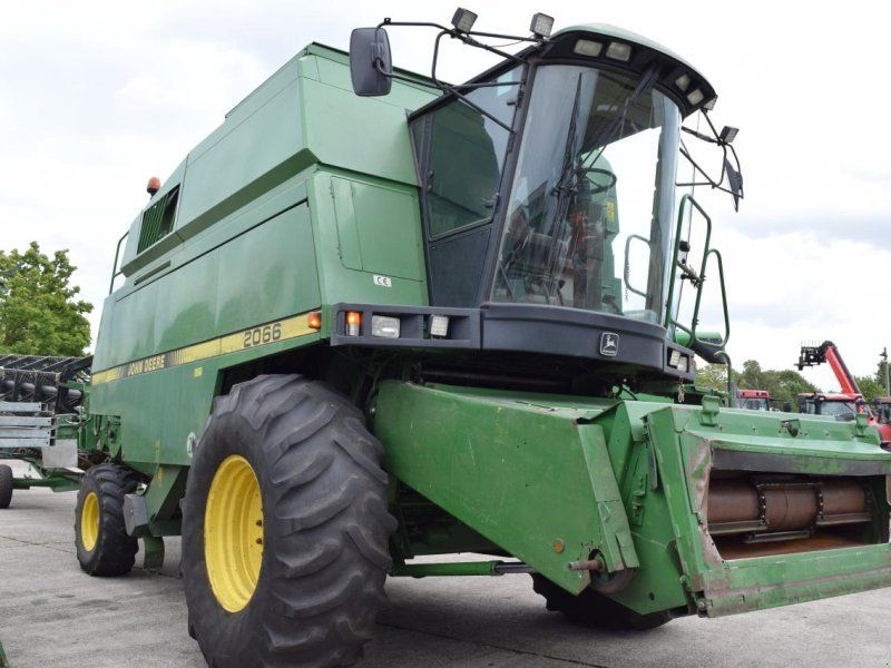 John Deere 2066