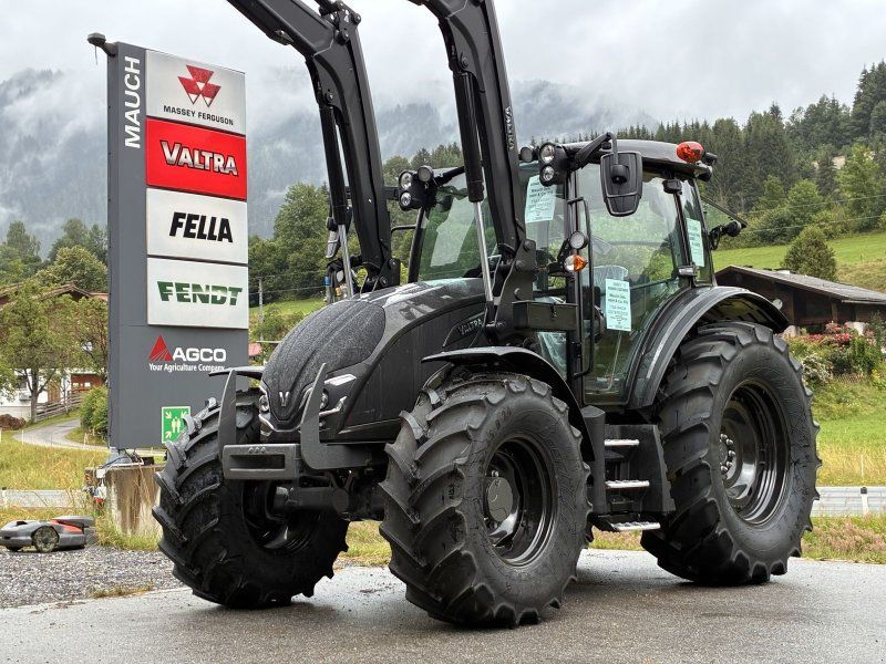 Valtra A115 Schwarzmetallic + Frontlader G4S