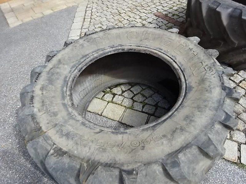 Michelin 540-65-R28
