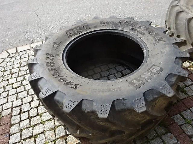 BKT 540/65-R 28