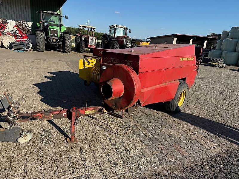 New Holland 376