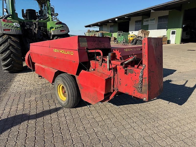 New Holland 376