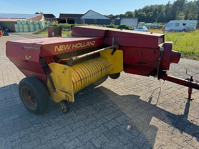 New Holland 376