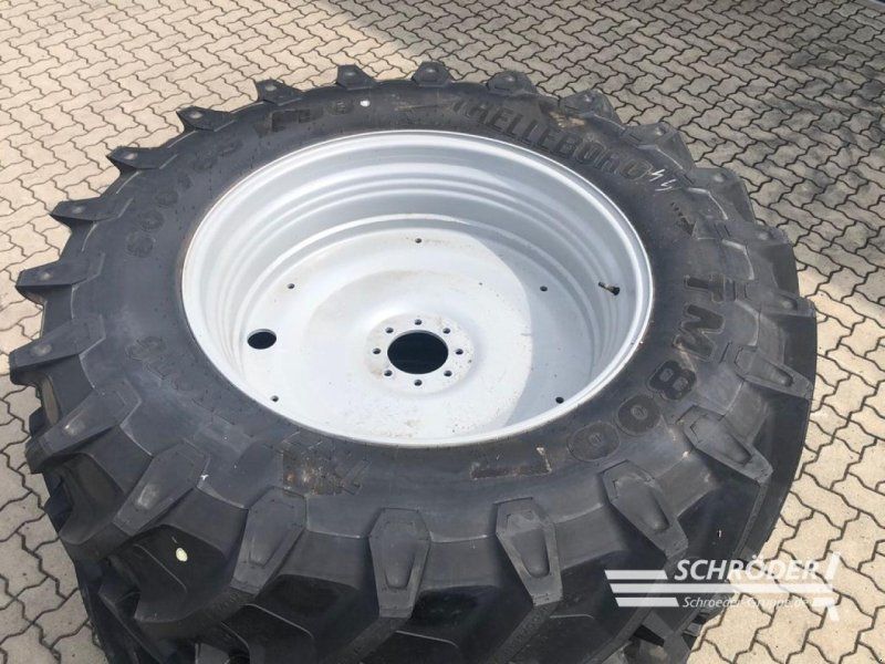 Massey Ferguson 480/65 R28 + 600/65 R38 TRELLEBORG