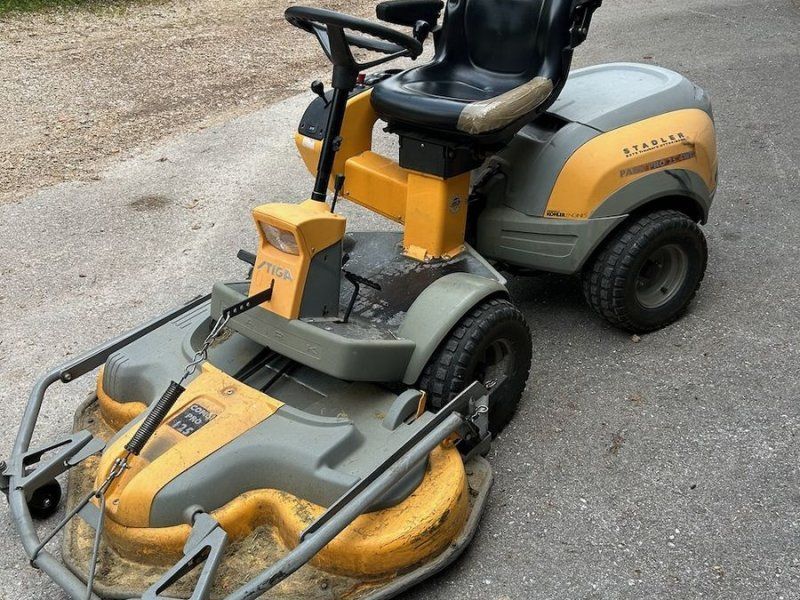 Stiga PARK PRO 25 WD mit 125cm Mähdeck