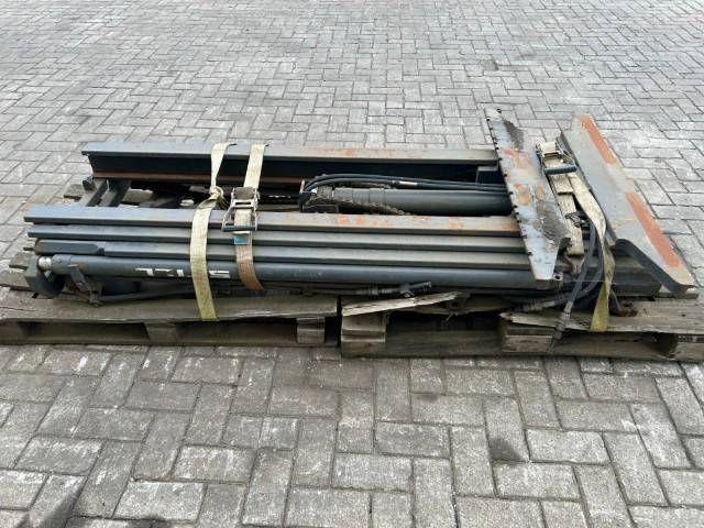 Still heftruk mast