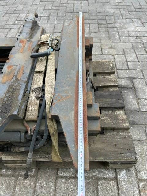 Still heftruk mast