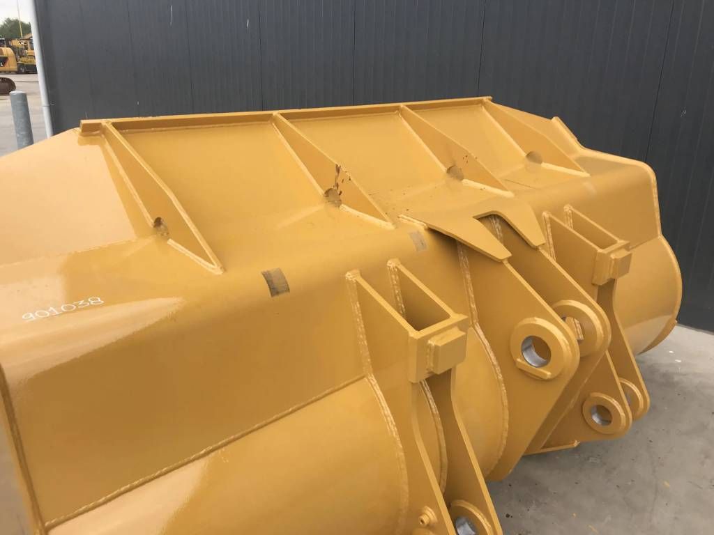 CAT 938M