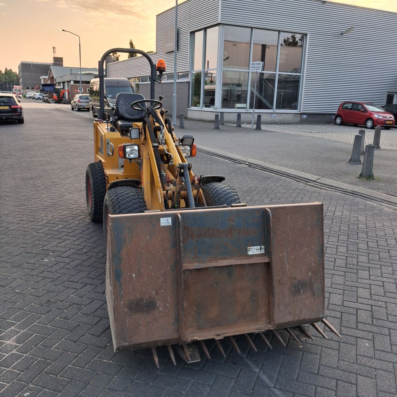 Knikmops 130 Minishovel