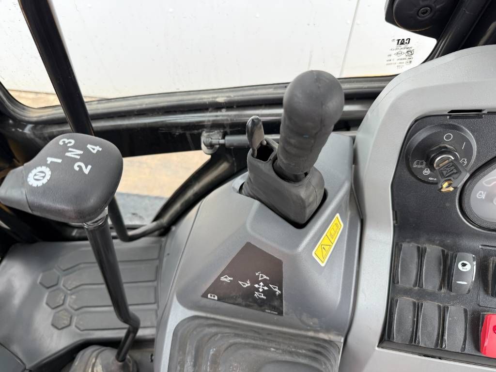 CAT 424 - BRAND NEW / UNUSED / Airco