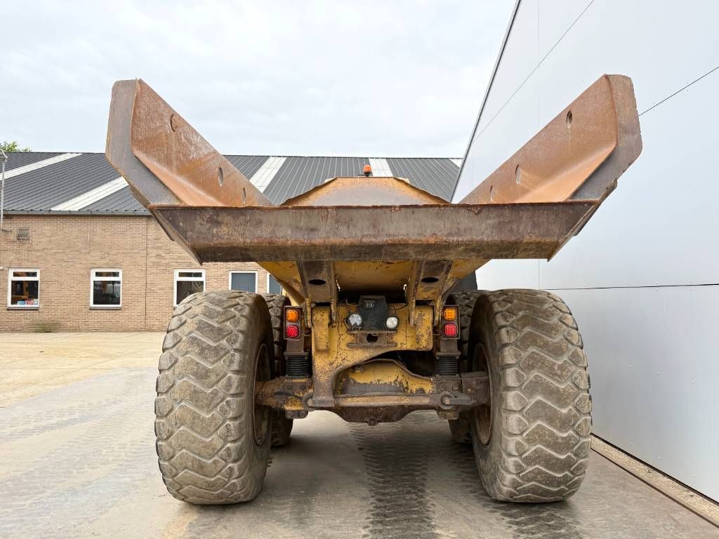 CAT 725 - Automatic Greasing / Body Heating
