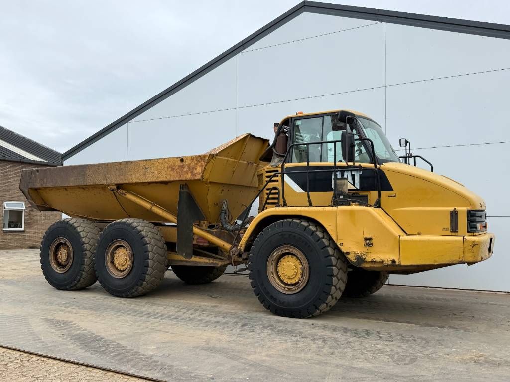 CAT 725 - Automatic Greasing / Body Heating