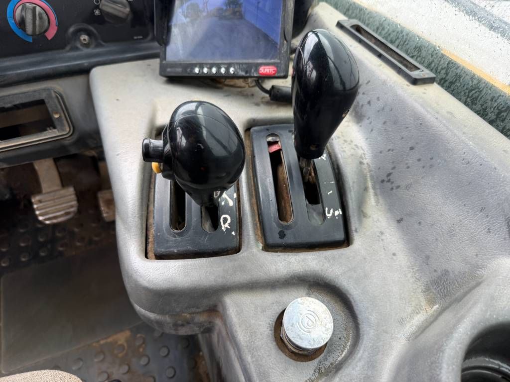 CAT 725 - Body Heating / Backup Camera