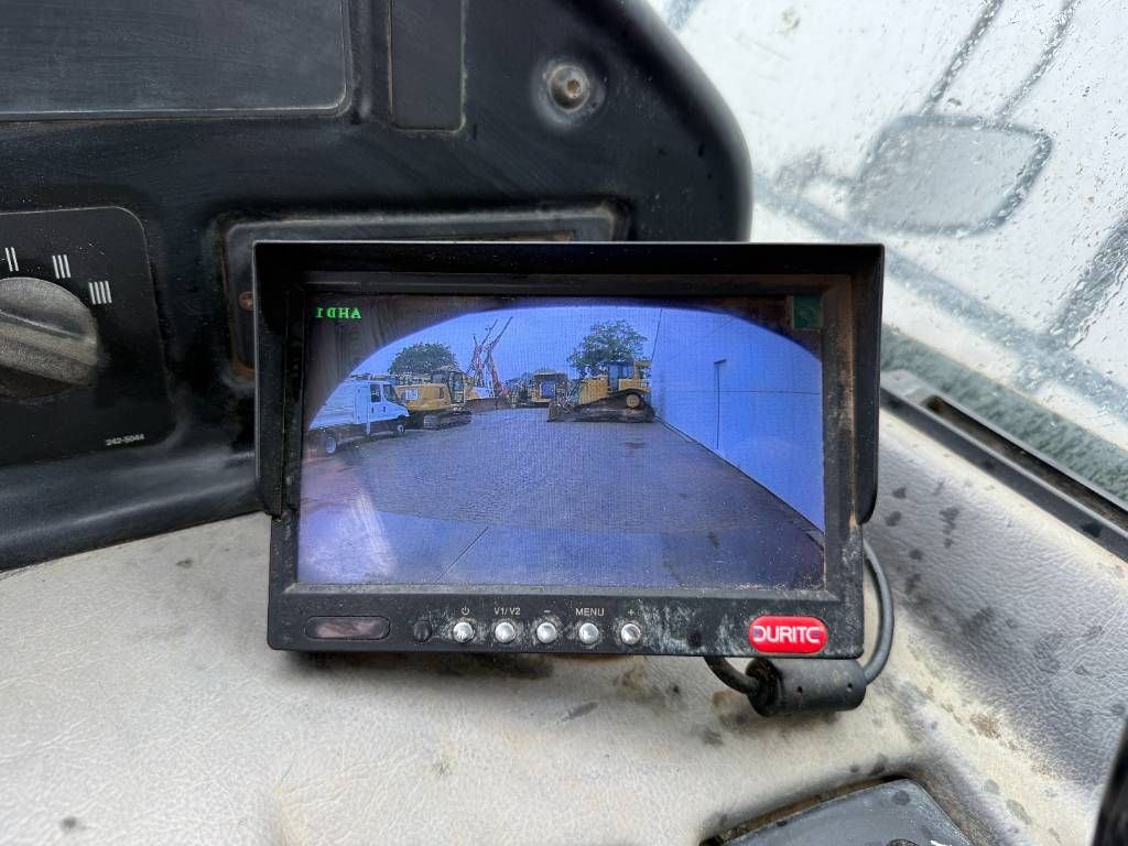 CAT 725 - Body Heating / Backup Camera