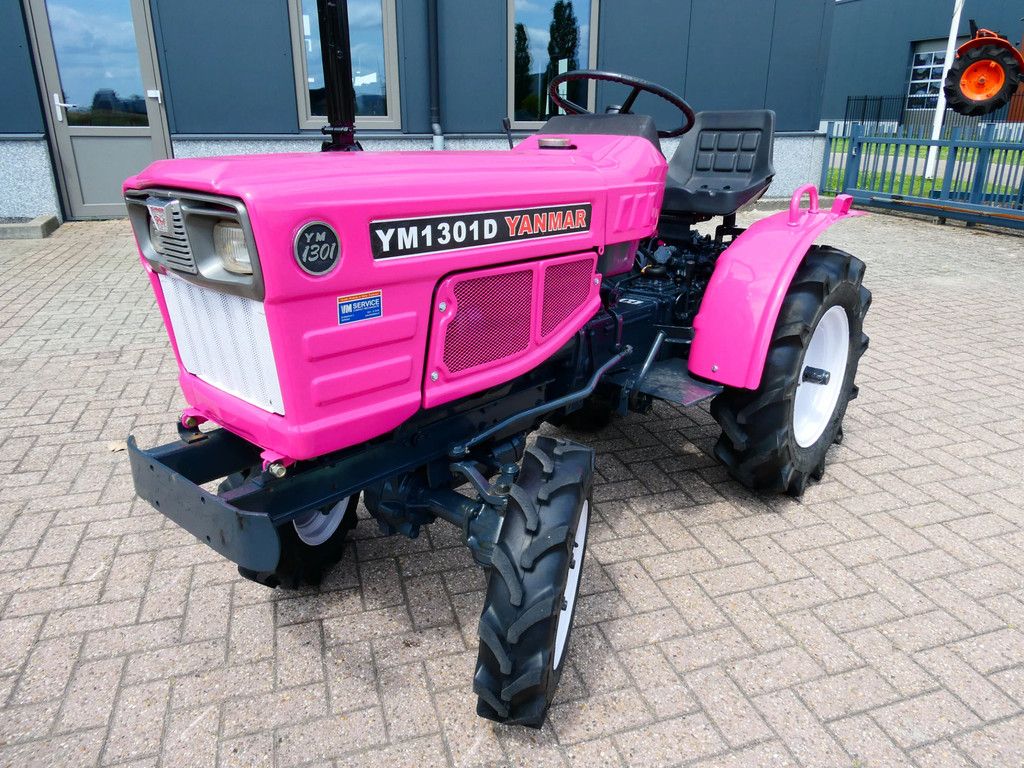Yanmar YM1301 4wd / 1142 Draaiuren / Pink Edition