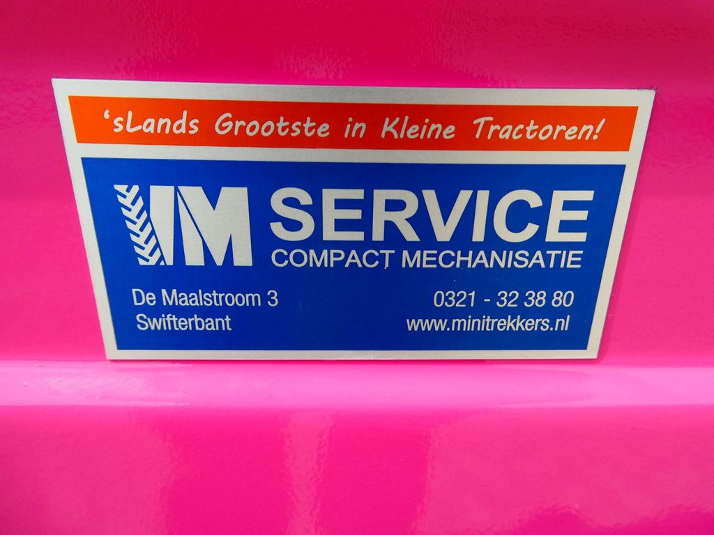 Yanmar YM1301 4wd / 1142 Draaiuren / Pink Edition