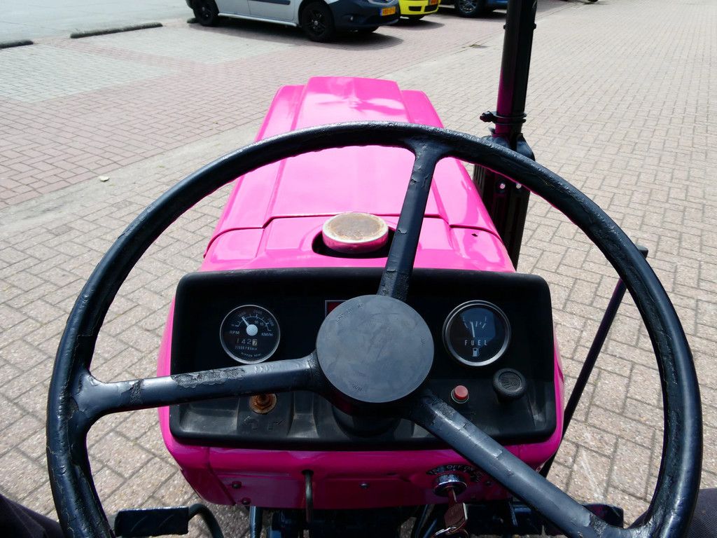 Yanmar YM1301 4wd / 1142 Draaiuren / Pink Edition