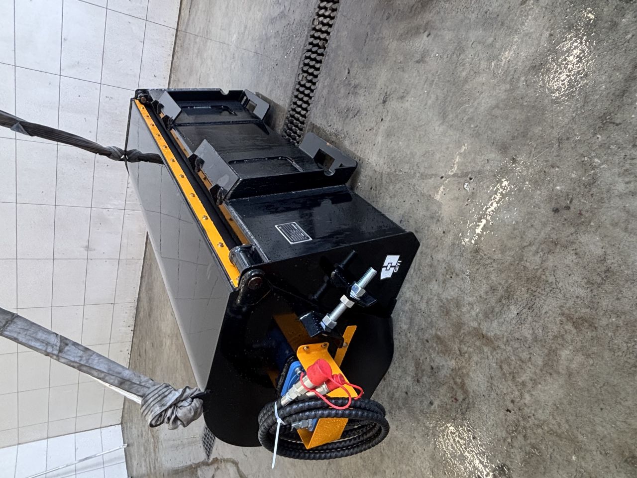 Skid steer boxroom sweeper Bs72
