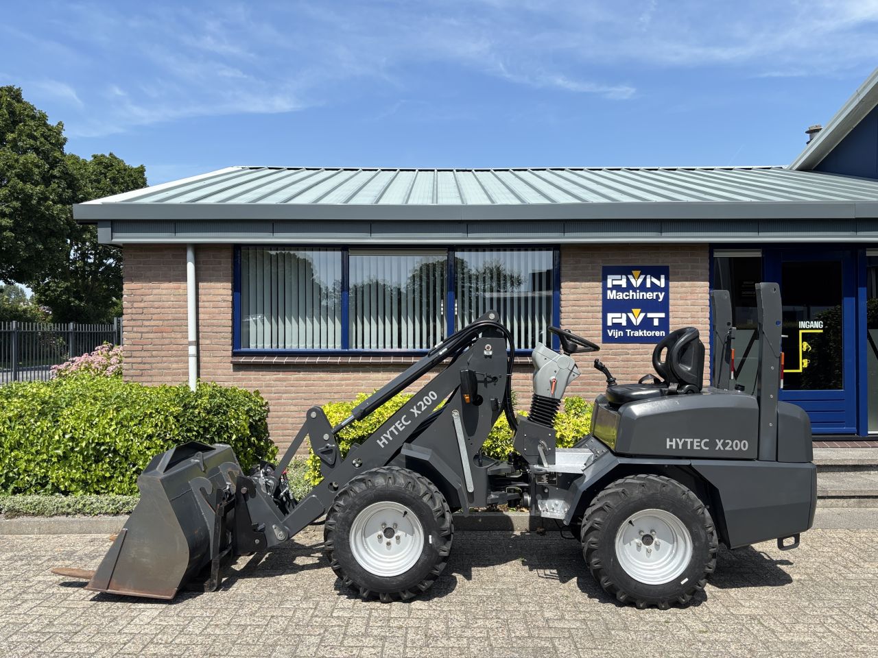 Hytec X200 shovel