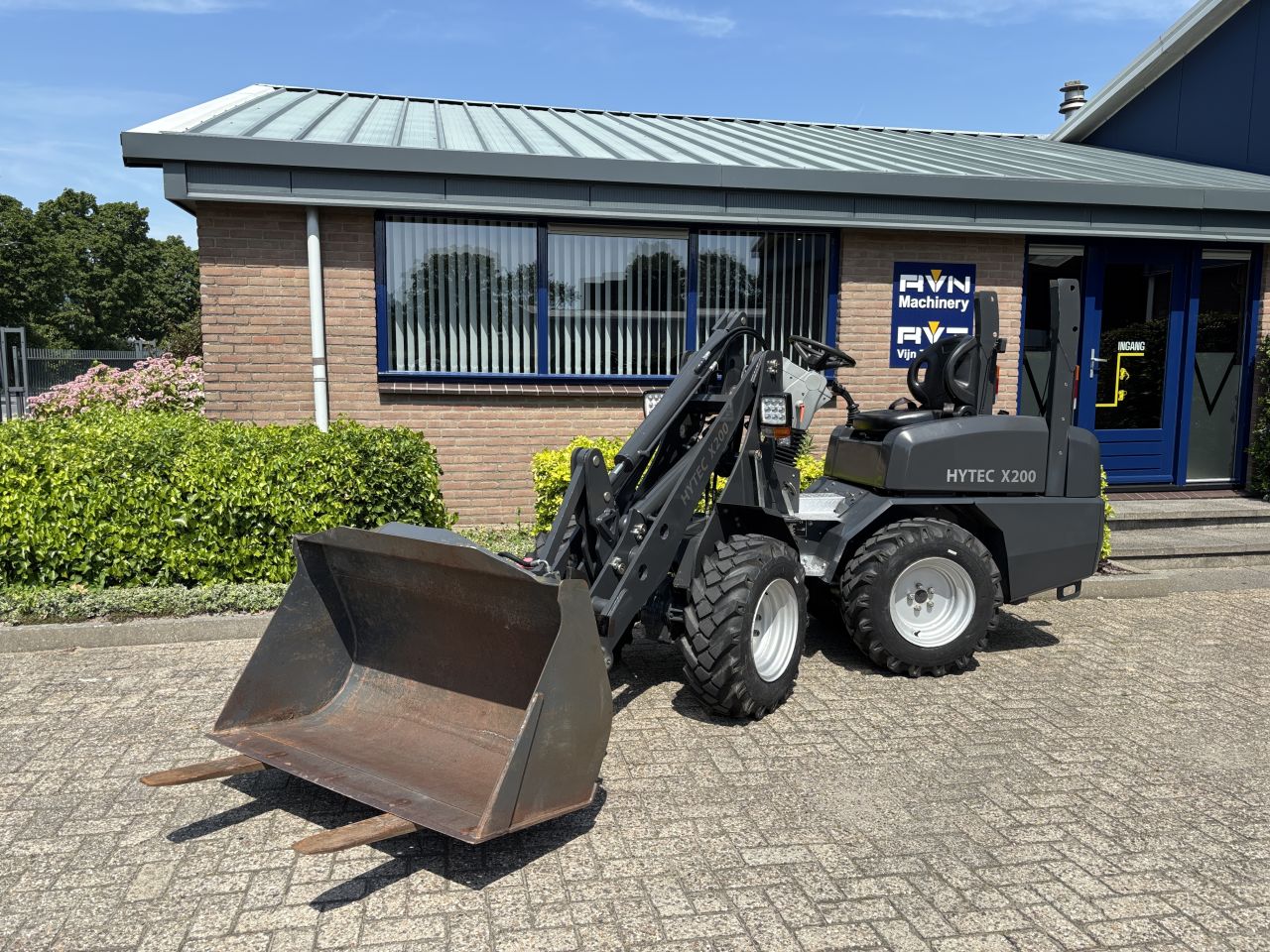 Hytec X200 shovel
