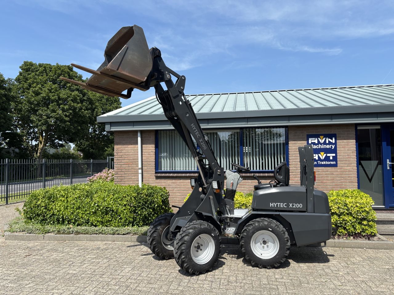 Hytec X200 shovel
