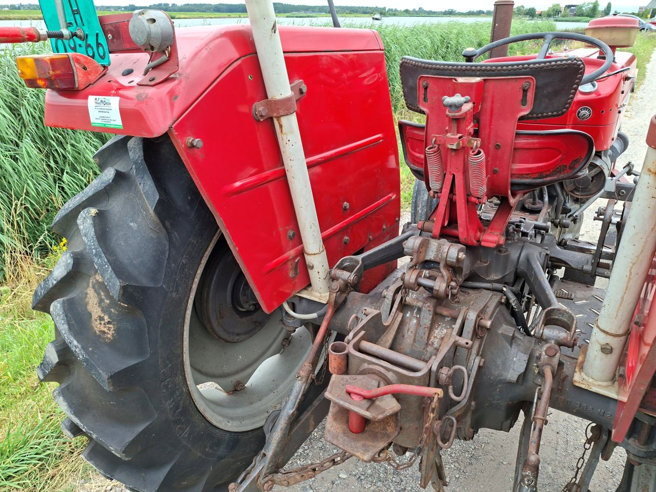 MF 135 !!! originele trekker 4626 uur !!!
