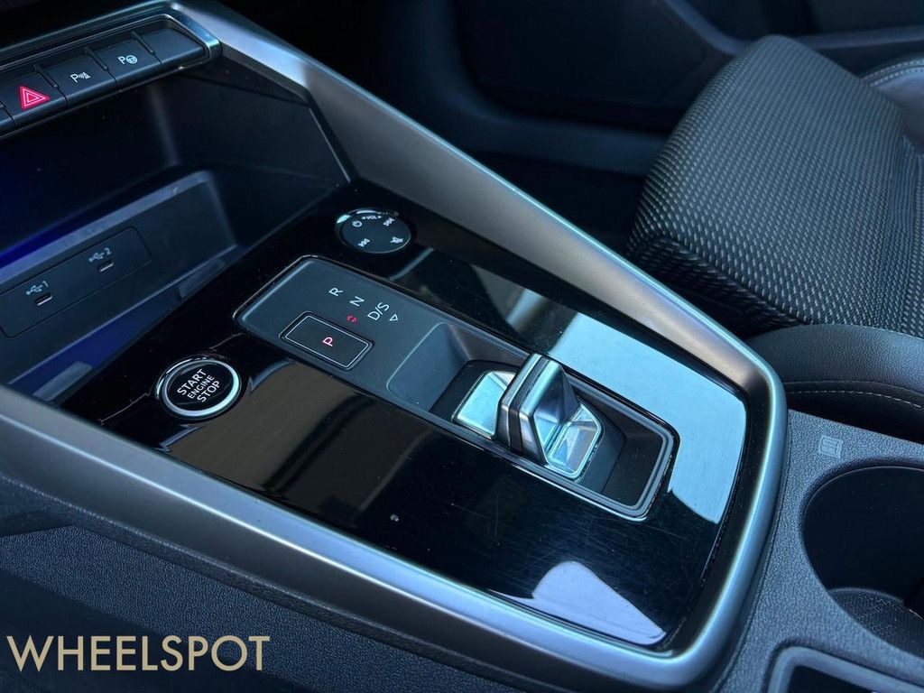 Audi A3 Sportback 35 TFSI edition one|Pano|Keyless|Sfeer|