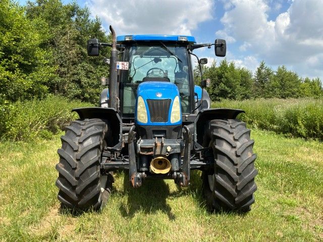 2005 New Holland TS135A-SA-4WD Ackerschlepper