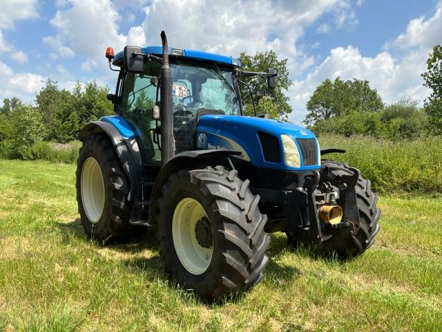 2005 New Holland TS135A-SA-4WD Ackerschlepper