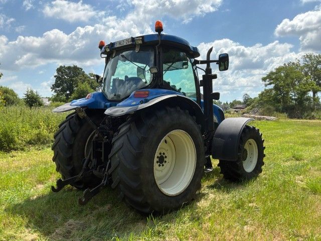 2005 New Holland TS135A-SA-4WD Ackerschlepper