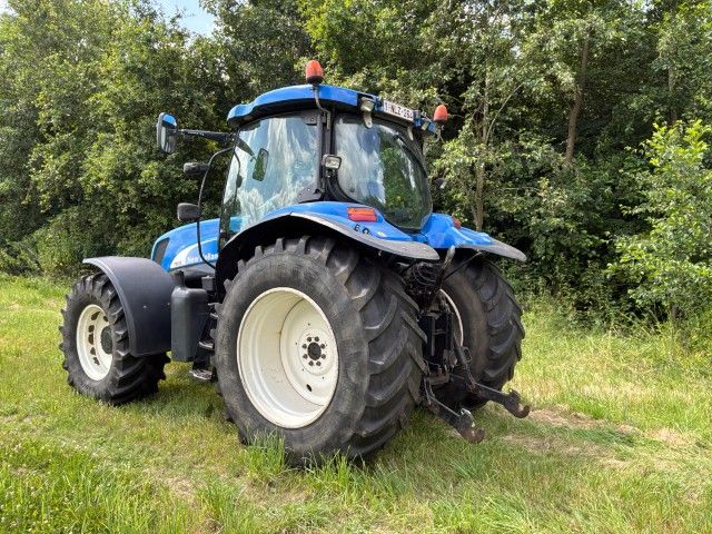 2005 New Holland TS135A-SA-4WD Ackerschlepper