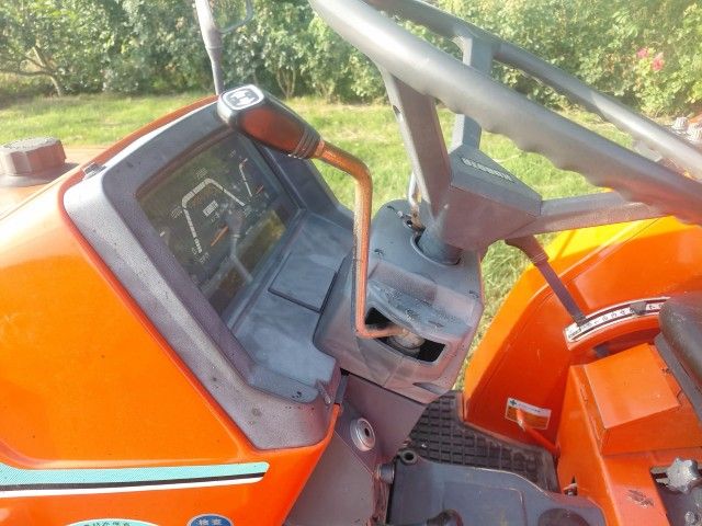 Kubota Sunshine L1-185 Minitraktor mit Allradantrieb