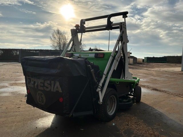 2021 Etesia Hydro 124D Ride-On Mower