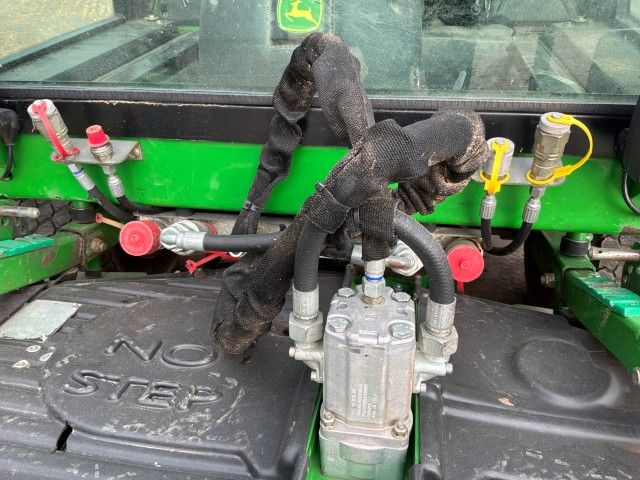 2004 John Deere 1505 mulching zitmaaier