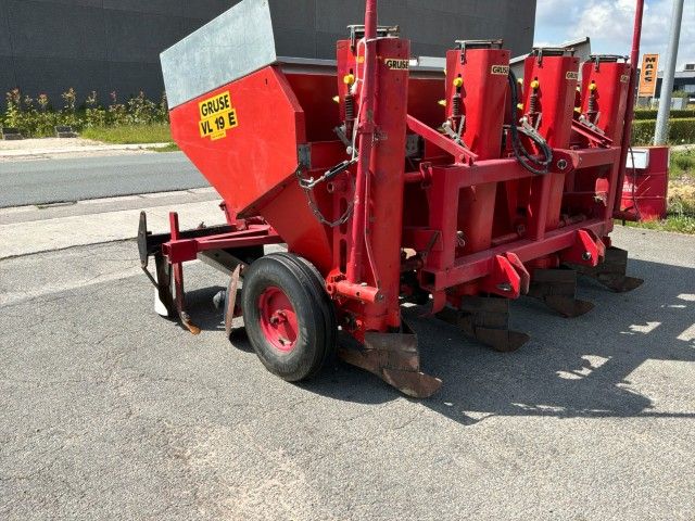 Gruse VL19E 4-row mounted potato planter