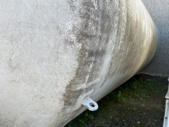 Vertical storage tank