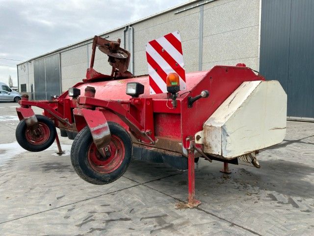 2000 Gilles TR14 Leaf Remover