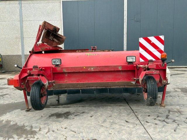 2000 Gilles TR14 Leaf Remover