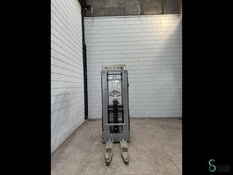 Stackers Electric Still EXV14I 2016