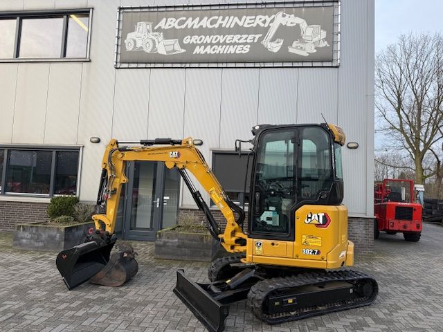 CAT 3027 Bj21 1600u 2.8T Minigraver Minikraan NWST SLP/SRT