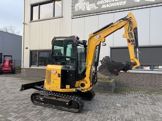 CAT 3027 Bj21 1600u 2.8T Minigraver Minikraan NWST SLP/SRT