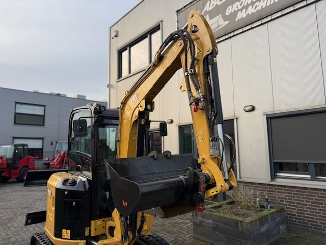 CAT 3027 Bj21 1600u 2.8T Minigraver Minikraan NWST SLP/SRT