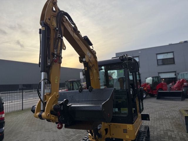 CAT 3027 Bj21 1600u 2.8T Minigraver Minikraan NWST SLP/SRT