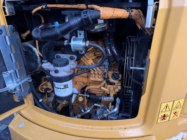 CAT 3027 Bj21 1600u 2.8T Minigraver Minikraan NWST SLP/SRT