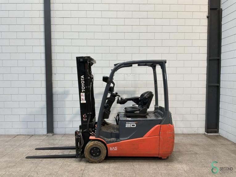Forklifts Electric Toyota 8 FBET 20 2014 Triplex