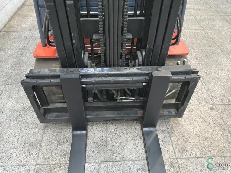Forklifts Electric Toyota 8 FBET 20 2014 Triplex